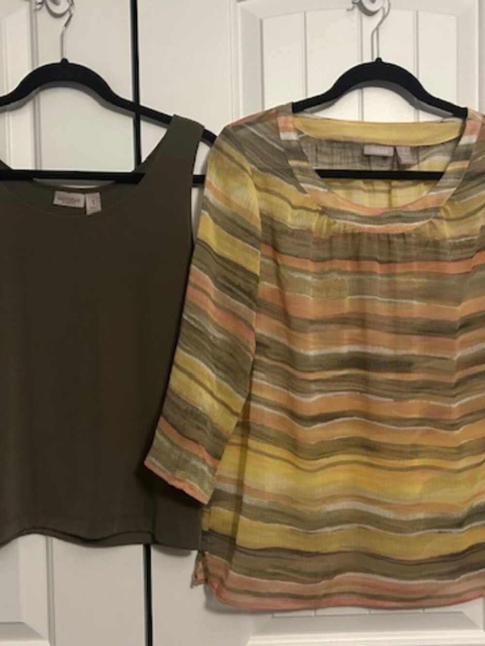 Chico's Women 2 piece Size 1 (US8-10) Tunic with Pull Over Chiffon Top